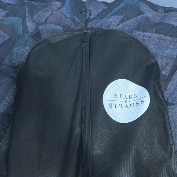 Three piece suit worn twice great quality.grey. - Picture 5 of 5